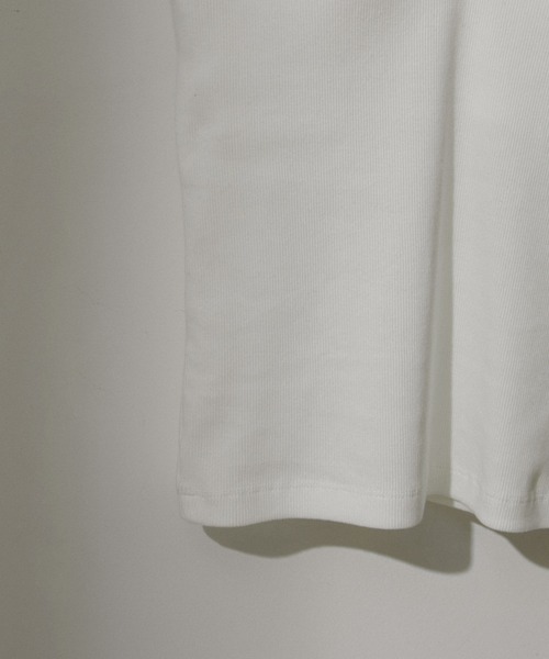 SALON adam et rope'（サロン アダム エ ロペ）の「コットンリブカップ付きVネックキャミソール（キャミソール・レディース・ブラック/ホワイト・FREE）」の22枚目の写真