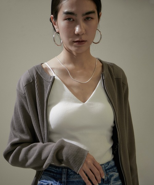 SALON adam et rope'（サロン アダム エ ロペ）の「コットンリブカップ付きVネックキャミソール（キャミソール・レディース・ブラック/ホワイト・FREE）」の15枚目の写真