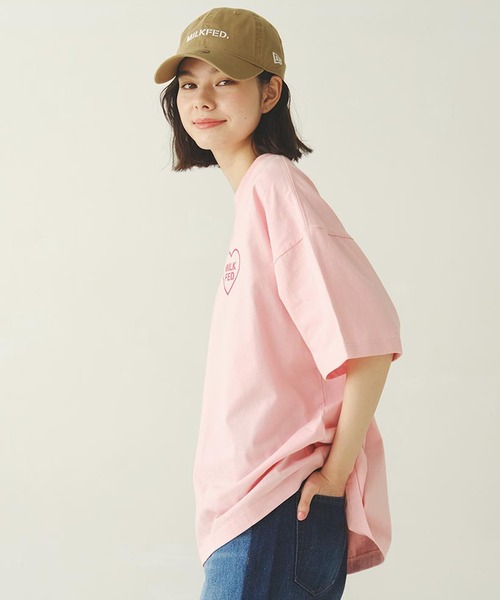 MILKFED.（ミルクフェド）の「CHECKERED LOGO WIDE S/S TEE（Tシャツ/カットソー・レディース・ホワイト/オフホワイト/チャコール/ライトピンク・M/L）」の6枚目の写真