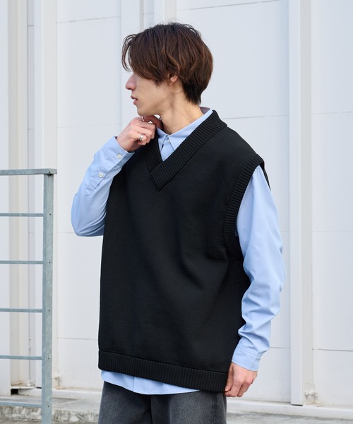 COLONY 2139（コロニートゥーワンスリーナイン）の「エアリーニットベスト（ベスト・メンズ・ブルー/ブラック・LARGE/MEDIUM）」の11枚目の写真