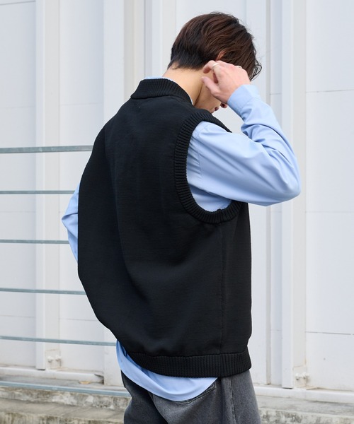 COLONY 2139（コロニートゥーワンスリーナイン）の「エアリーニットベスト（ベスト・メンズ・ブルー/ブラック・LARGE/MEDIUM）」の13枚目の写真