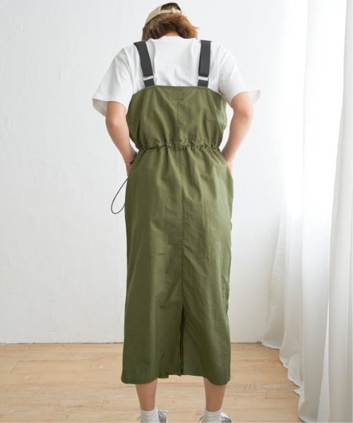 LBC（エルビーシー）の「ナイロンワークジャンスカ（ワンピース・レディース・ダークオリーブ/ブラック・M）」の8枚目の写真