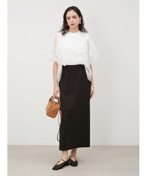 Mila Owen(ミラオーウェン)の「サスペンダーストレートナロースカート(スカート・レディース・グレイッシュベージュ/ブラック/アイボリー・1/0)」の4枚目の写真