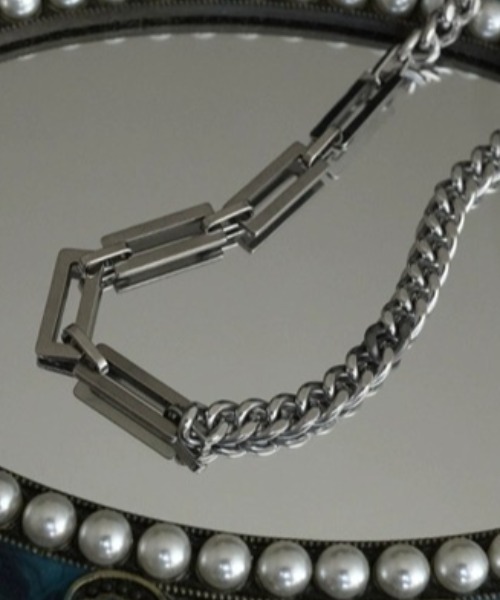 A‘gem 9（エージェムナイン）の「A'GEM/9 × .kom 『KANSAI STUDIO/カンサイスタジオ』 ポイントチェーンネックレス（ネックレス・レディース・シルバー・FREE）」の7枚目の写真