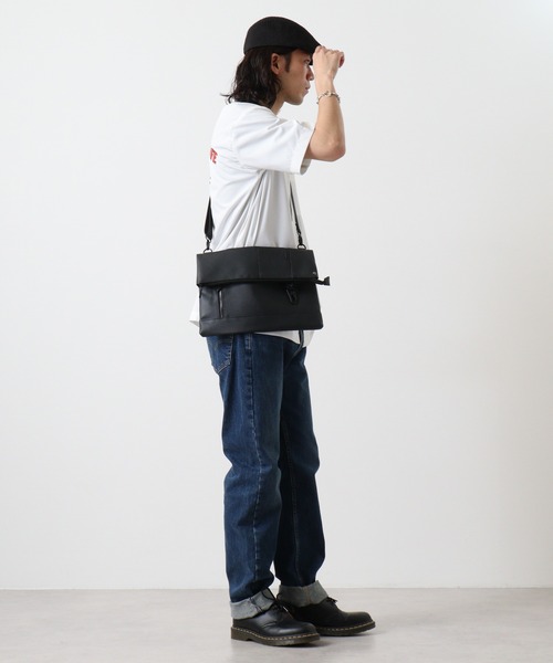 セール】w*lt(ｳｫﾙﾄ) キーフック付き2WAY口折れショルダー