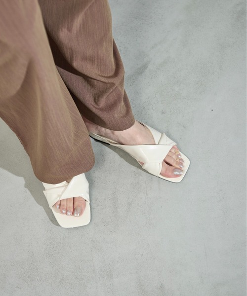 THE YOn（ザヨン）の「ノットフラットサンダル（サンダル・レディース・ブラック/アイボリー/シルバー/ゴールド・36/38/37）」の22枚目の写真