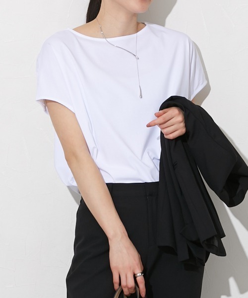 slattgir（スラットジール）の「高身長　ONにもOFFにも使えるキレイ見えドルマンスリーブカットソー（トールサイズ）（Tシャツ/カットソー・レディース・ベージュ/ブラック/オフホワイト/ミント・3L/4L/5L/LL/M/L）」の2枚目の写真