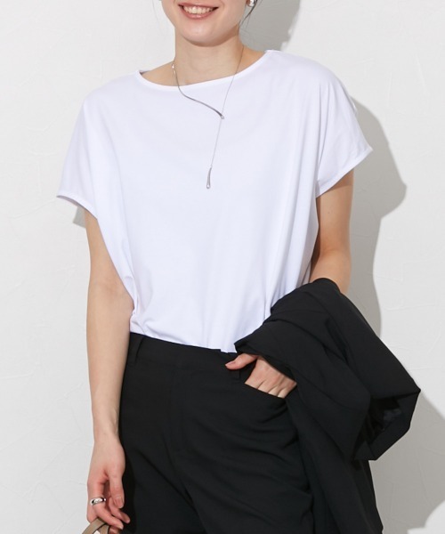 slattgir（スラットジール）の「高身長　ONにもOFFにも使えるキレイ見えドルマンスリーブカットソー（トールサイズ）（Tシャツ/カットソー・レディース・ベージュ/ブラック/オフホワイト/ミント・3L/4L/5L/LL/M/L）」の6枚目の写真