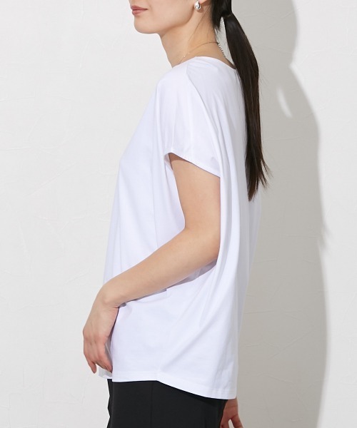 slattgir（スラットジール）の「高身長　ONにもOFFにも使えるキレイ見えドルマンスリーブカットソー（トールサイズ）（Tシャツ/カットソー・レディース・ベージュ/ブラック/オフホワイト/ミント・3L/4L/5L/LL/M/L）」の10枚目の写真