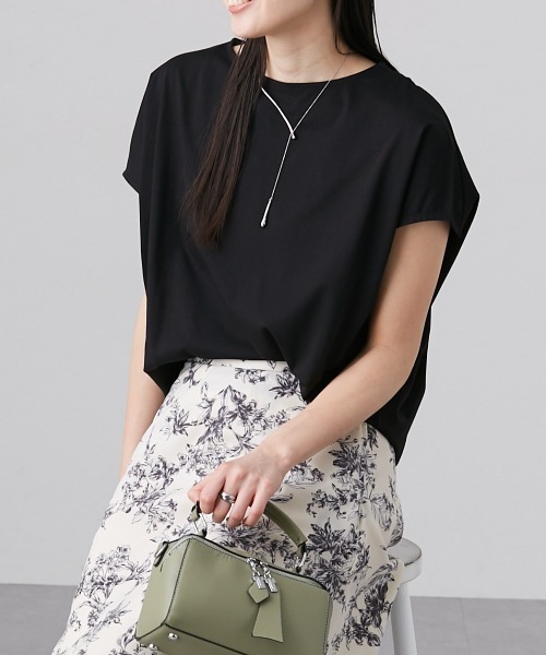 slattgir（スラットジール）の「高身長　ONにもOFFにも使えるキレイ見えドルマンスリーブカットソー（トールサイズ）（Tシャツ/カットソー・レディース・ベージュ/ブラック/オフホワイト/ミント・3L/4L/5L/LL/M/L）」の16枚目の写真