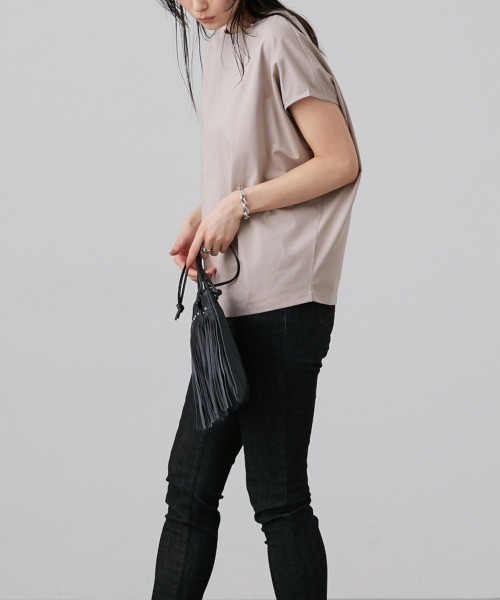 slattgir（スラットジール）の「高身長　ONにもOFFにも使えるキレイ見えドルマンスリーブカットソー（トールサイズ）（Tシャツ/カットソー・レディース・ベージュ/ブラック/オフホワイト/ミント・3L/4L/5L/LL/M/L）」の18枚目の写真