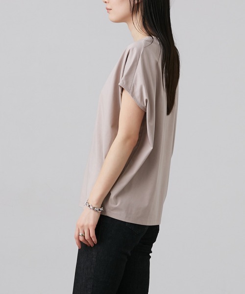 slattgir（スラットジール）の「高身長　ONにもOFFにも使えるキレイ見えドルマンスリーブカットソー（トールサイズ）（Tシャツ/カットソー・レディース・ベージュ/ブラック/オフホワイト/ミント・3L/4L/5L/LL/M/L）」の19枚目の写真