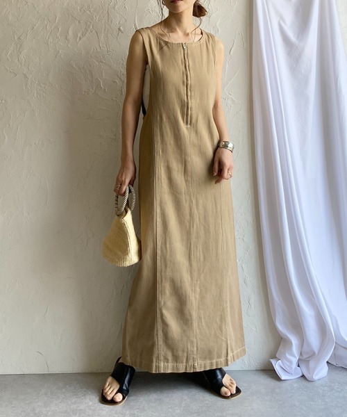 She's Closet(シーズクローゼット)の「ステッチ配色タイトIラインロングフロントジップジャンパースカートワンピース(ジャンパースカート・レディース・ベージュ/ブラック/グレー・FREE)」の3枚目の写真