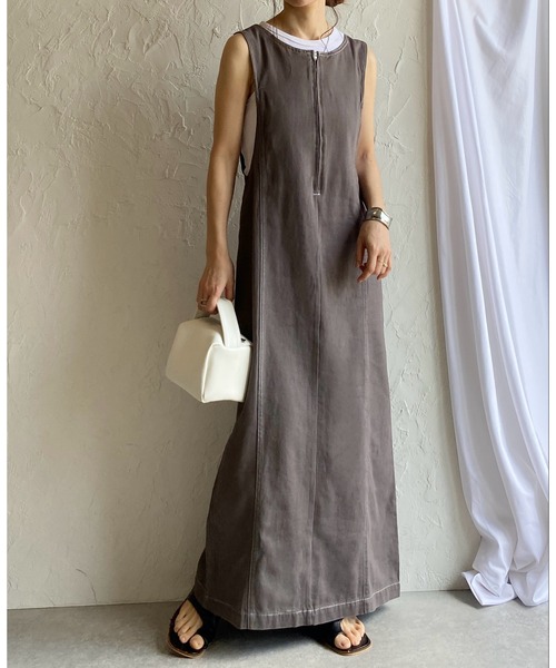 She's Closet(シーズクローゼット)の「ステッチ配色タイトIラインロングフロントジップジャンパースカートワンピース(ジャンパースカート・レディース・ベージュ/ブラック/グレー・FREE)」の2枚目の写真