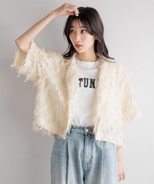 LOWRYS FARM（ローリーズファーム）の「フェザーショートシャツＳＳ　110205（シャツ/ブラウス・レディース・ブルー/アイボリー/ブラック・FREE）」の2枚目の写真