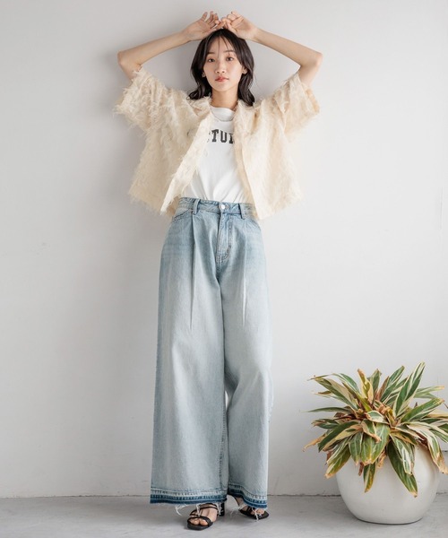 LOWRYS FARM（ローリーズファーム）の「フェザーショートシャツＳＳ　110205（シャツ/ブラウス・レディース・ブルー/アイボリー/ブラック・FREE）」の4枚目の写真
