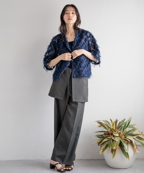 LOWRYS FARM（ローリーズファーム）の「フェザーショートシャツＳＳ　110205（シャツ/ブラウス・レディース・ブルー/アイボリー/ブラック・FREE）」の9枚目の写真