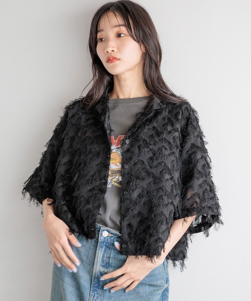 LOWRYS FARM（ローリーズファーム）の「フェザーショートシャツＳＳ　110205（シャツ/ブラウス・レディース・ブルー/アイボリー/ブラック・FREE）」の12枚目の写真