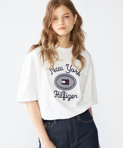 TOMMY HILFIGER(トミーヒルフィガー)の「ニューヨーククレストTシャツ(Tシャツ/カットソー・メンズ・レッド/ホワイト・X-LARGE/MEDIUM/SMALL/LARGE)」の2枚目の写真