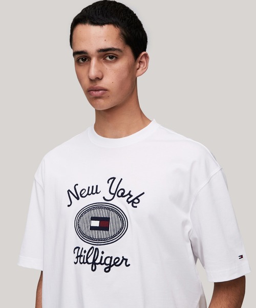 TOMMY HILFIGER(トミーヒルフィガー)の「ニューヨーククレストTシャツ(Tシャツ/カットソー・メンズ・レッド/ホワイト・X-LARGE/MEDIUM/SMALL/LARGE)」の12枚目の写真