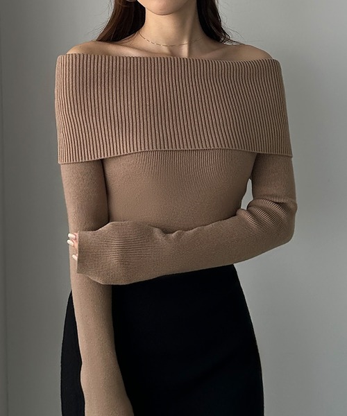 Louere（ルエレ）の「ワイドオフショル長袖ニットトップス（ニット/セーター・レディース・アイボリー/ブラック/グレイッシュベージュ/チャコール/モカ・MEDIUM/LARGE）」の5枚目の写真