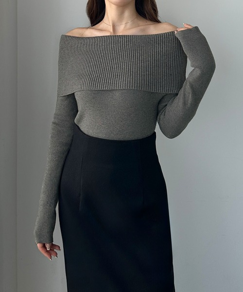 Louere（ルエレ）の「ワイドオフショル長袖ニットトップス（ニット/セーター・レディース・アイボリー/ブラック/グレイッシュベージュ/チャコール/モカ・MEDIUM/LARGE）」の7枚目の写真