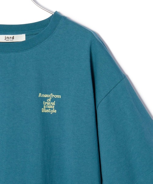  j.n.r.d（ジェー・エヌ・アール・ディー）の「【YANBARU HOSTELコラボ】j.n.r.d/YANBARU HOSTEL フォレストTシャツ（Tシャツ/カットソー・メンズ・グリーン/ホワイト・L/LL/M）」の7枚目の写真