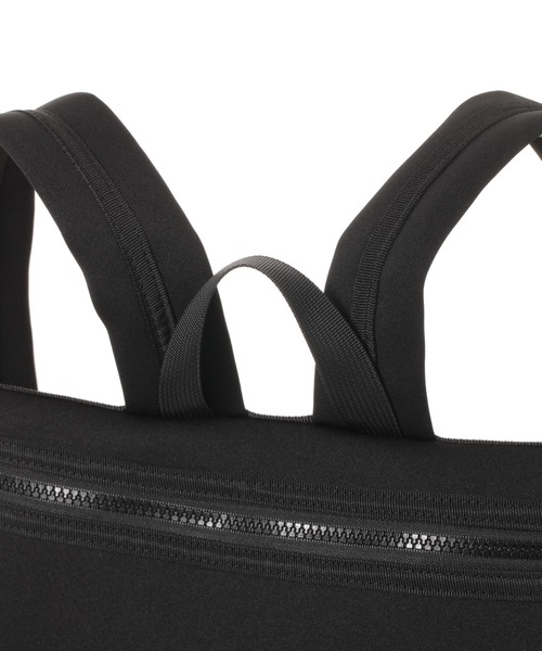 LAKOLE(ラコレ)の「ネオプレーンフェイクレザーリュック / 139096(バックパック/リュック・レディース・サンドグレー/ブラック/グレー/ネイビー/チャコール・FREE)」の21枚目の写真