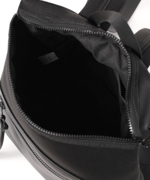 LAKOLE(ラコレ)の「ネオプレーンフェイクレザーリュック / 139096(バックパック/リュック・レディース・サンドグレー/ブラック/グレー/ネイビー/チャコール・FREE)」の12枚目の写真