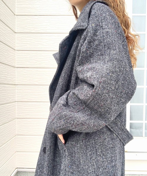 Q（キュー）の「ヘリンボーンスタンドロングコート（その他アウター