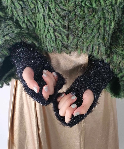 CONTROL FREAK / CTFK(コントロールフリーク)の「CONTROL FREAK(コントロールフリーク)ラメフェザーグローブ(手袋・レディース・ブラック/ベージュ/グレー・FREE)」の6枚目の写真