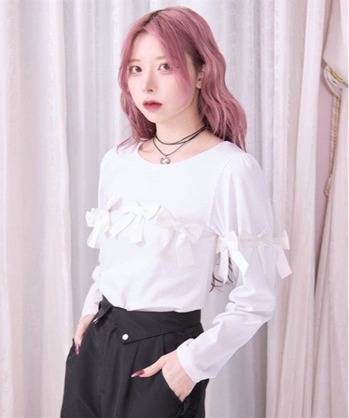 FickleBebe(フィクルベベ)の「ボリュームリボントップス(Tシャツ/カットソー・レディース・ブラック/ホワイト・FREE)」の1枚目の写真