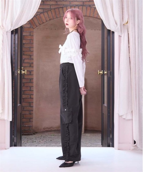 FickleBebe(フィクルベベ)の「ボリュームリボントップス(Tシャツ/カットソー・レディース・ブラック/ホワイト・FREE)」の19枚目の写真