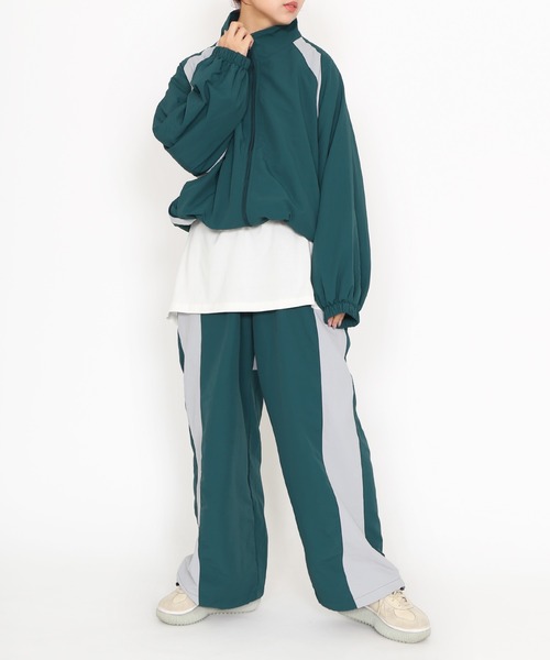 PUNYUS(プニュズ)の「ラインデザインナイロンパンツ(その他パンツ・レディース・グリーン/ピンク/ネイビー・1/2/3/4)」の15枚目の写真