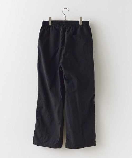 ROOPTOKYO(ループトウキョウ)の「Wide nylon training pants/ワイドナイロンパンツ トレーニングパンツ パラシュートパンツ タックデザイン(その他パンツ・メンズ・アイボリー/ブラック/オリーブ/パープル/グレー・M/L/XL)」の9枚目の写真