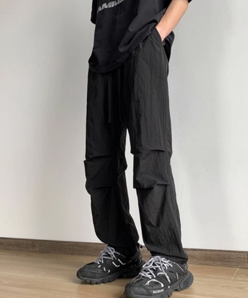 ROOPTOKYO(ループトウキョウ)の「Wide nylon training pants/ワイドナイロンパンツ トレーニングパンツ パラシュートパンツ タックデザイン(その他パンツ・メンズ・アイボリー/ブラック/オリーブ/パープル/グレー・M/L/XL)」の21枚目の写真