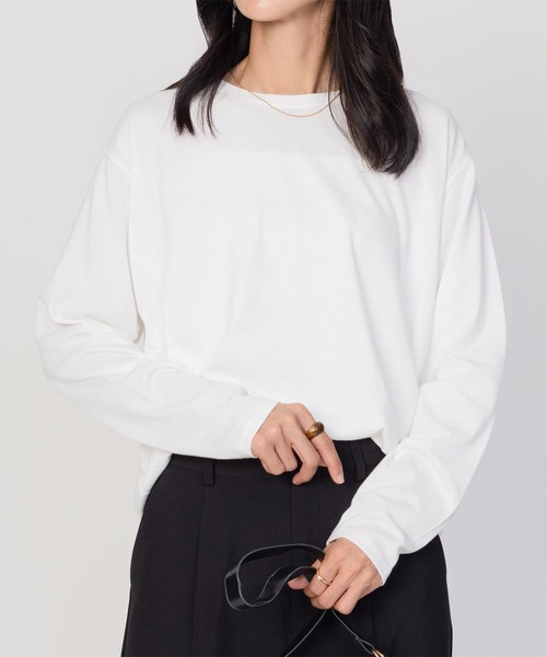 NAVY(ネイビー)の「NAVY ベーシック裾ラウンド長袖Tシャツ ロンT(Tシャツ/カットソー・レディース・ブラック/ネイビー系/オートミール/ホワイト/ピンク・M/L)」の7枚目の写真
