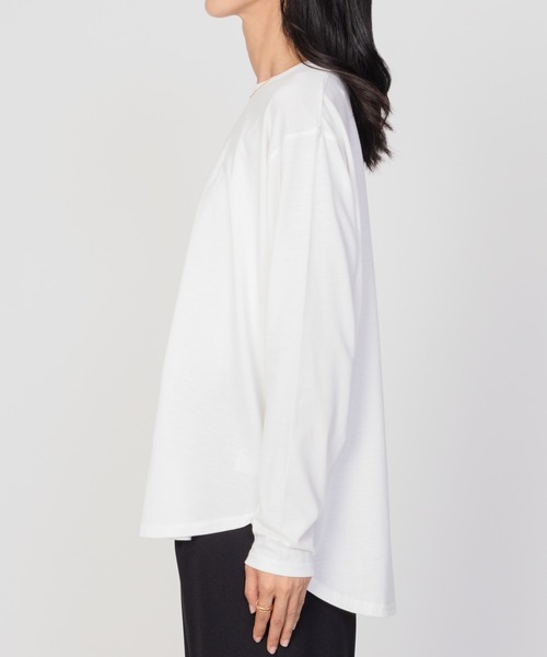NAVY(ネイビー)の「NAVY ベーシック裾ラウンド長袖Tシャツ ロンT(Tシャツ/カットソー・レディース・ブラック/ネイビー系/オートミール/ホワイト/ピンク・M/L)」の8枚目の写真