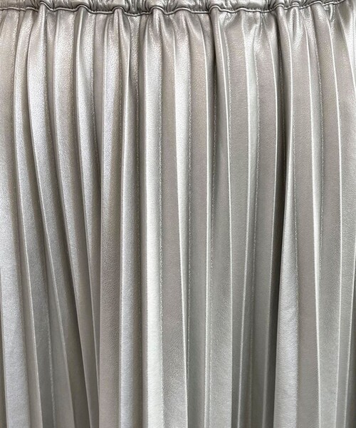 fredy emue(フレディエミュ)の「フェイクレザープリーツスカート(スカート・レディース・ブラック/シルバー・36/38)」の13枚目の写真