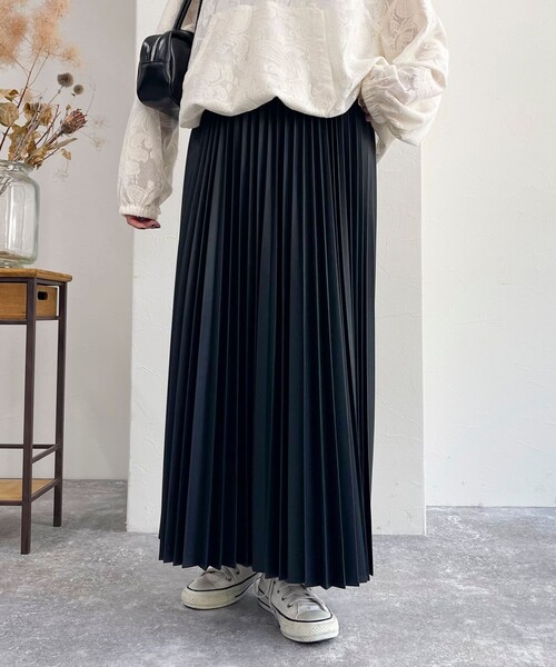 fredy emue(フレディエミュ)の「フェイクレザープリーツスカート(スカート・レディース・ブラック/シルバー・36/38)」の19枚目の写真