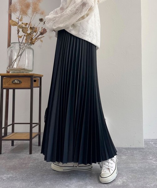 fredy emue(フレディエミュ)の「フェイクレザープリーツスカート(スカート・レディース・ブラック/シルバー・36/38)」の21枚目の写真