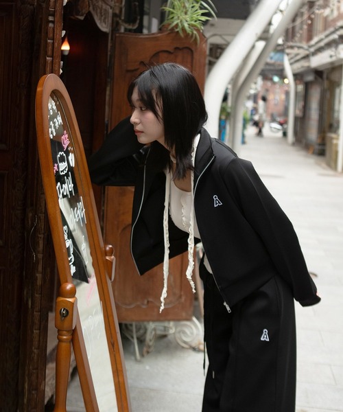 ALAND（エーランド）の「【UNISEX】ALAND／Aロゴジャージブルゾン（ジャージ・レディース・ブラック/ボルドー・SMALL/LARGE）」の3枚目の写真