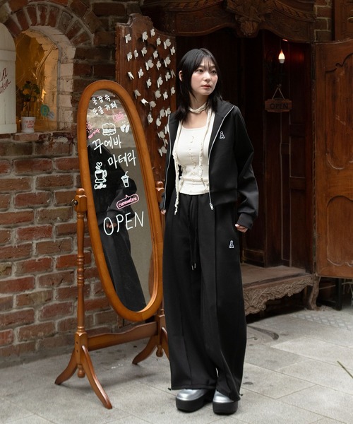 ALAND（エーランド）の「【UNISEX】ALAND／Aロゴジャージブルゾン（ジャージ・レディース・ブラック/ボルドー・SMALL/LARGE）」の6枚目の写真