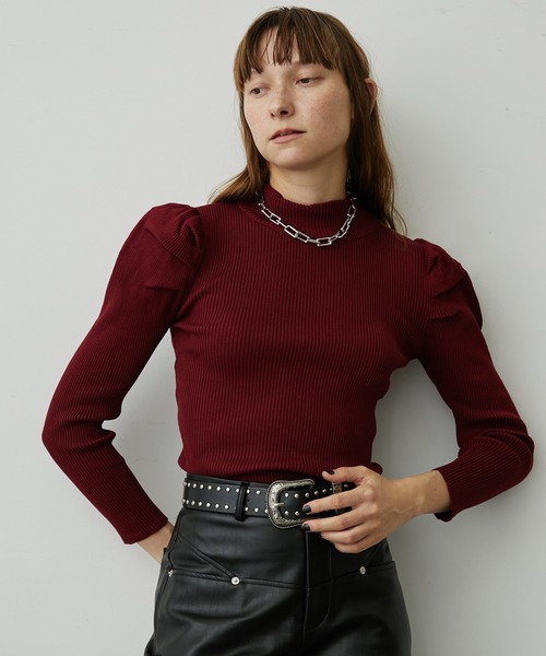 uyu.(ウユ)の「シャーリングパフスリーブトップス(Tシャツ/カットソー・レディース・ブラック/ブラウン/ピンク/オレンジ/ホワイト/レッド・FREE)」の5枚目の写真