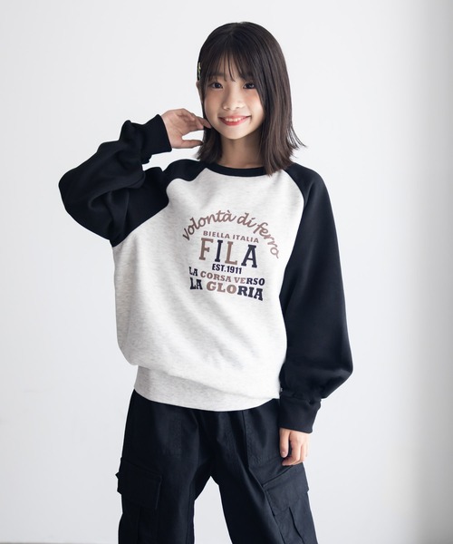 FILA(フィラ)の「【 ガールズ 】FILA ラグラン配色チュニック トレーナー(スウェット・キッズ・ブラック/サックスブルー・120/130/140/150/160)」の3枚目の写真
