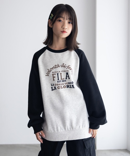 FILA(フィラ)の「【 ガールズ 】FILA ラグラン配色チュニック トレーナー(スウェット・キッズ・ブラック/サックスブルー・120/130/140/150/160)」の5枚目の写真