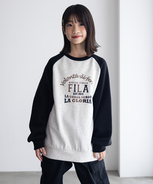 FILA(フィラ)の「【 ガールズ 】FILA ラグラン配色チュニック トレーナー(スウェット・キッズ・ブラック/サックスブルー・120/130/140/150/160)」の6枚目の写真