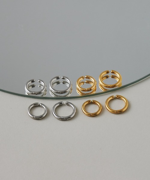 ciite' surgical stainless(シーテサージカルステンレス)の「【 金属アレルギー対応 】 シンプルフープイヤリング サージカルステンレス (両耳用)(イヤリング・レディース・ゴールド/シルバー・12/10)」の2枚目の写真
