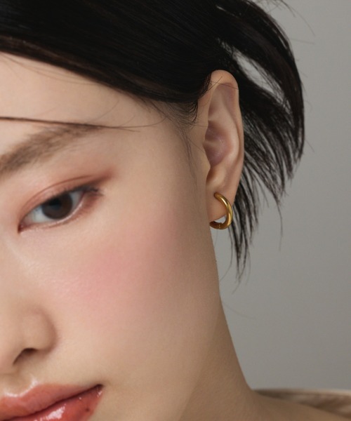 ciite' surgical stainless(シーテサージカルステンレス)の「【 金属アレルギー対応 】 シンプルフープイヤリング サージカルステンレス (両耳用)(イヤリング・レディース・ゴールド/シルバー・12/10)」の1枚目の写真
