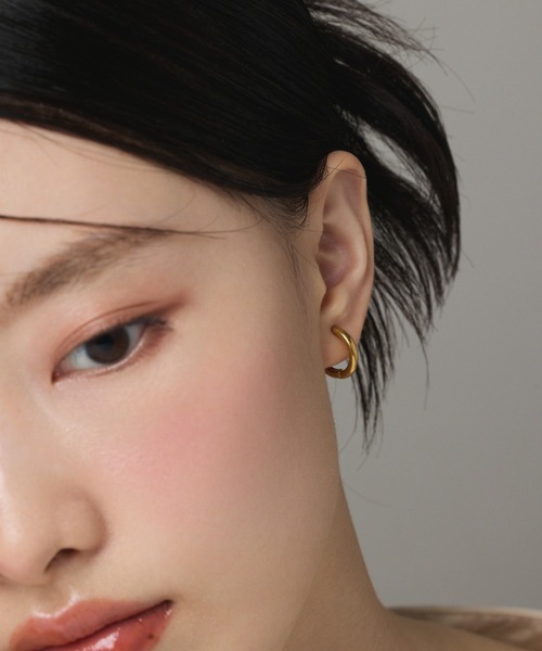 ciite' surgical stainless(シーテサージカルステンレス)の「【 金属アレルギー対応 】 シンプルフープイヤリング サージカルステンレス (両耳用)(イヤリング・レディース・ゴールド/シルバー・12/10)」の19枚目の写真